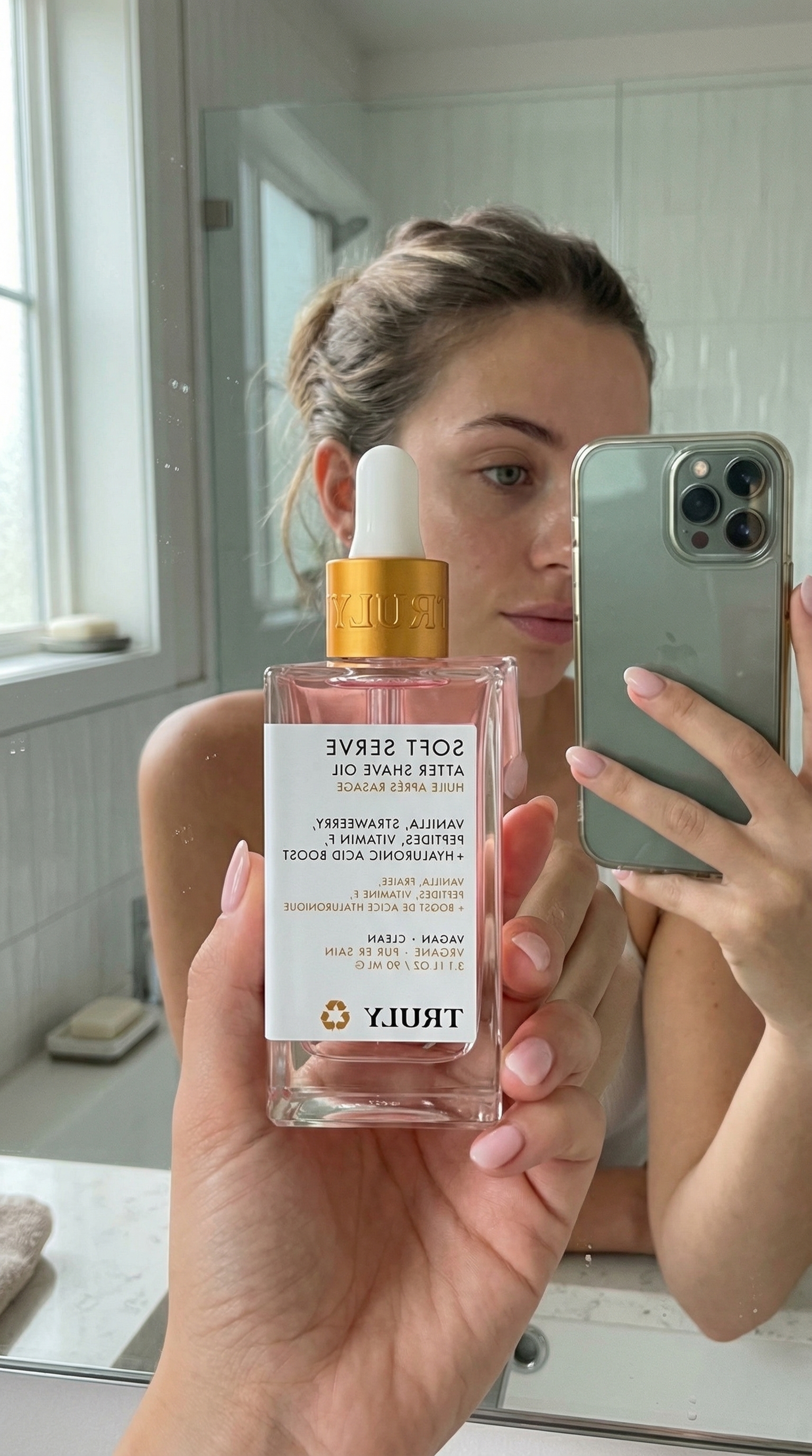 Daniela Pérez con su producto Truly Beauty